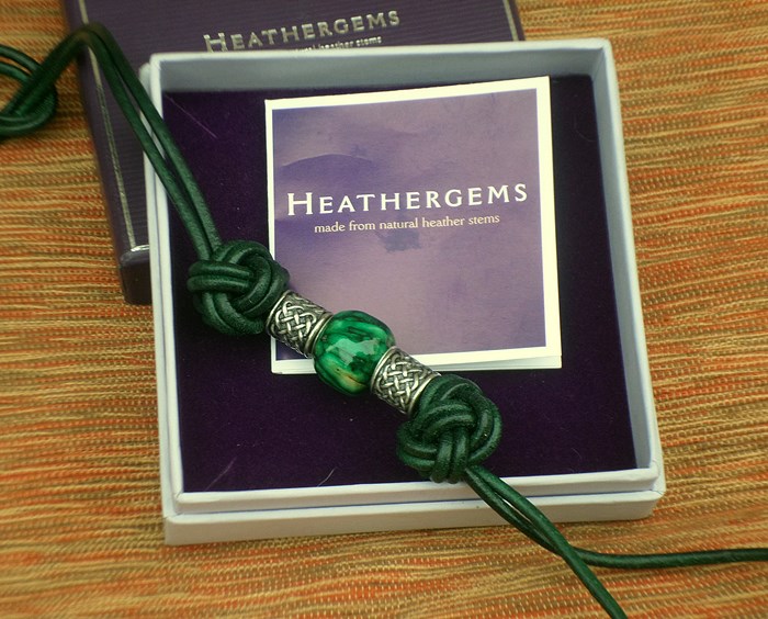 Pfeifenband mit Heathergem-Perle aus den Highlands